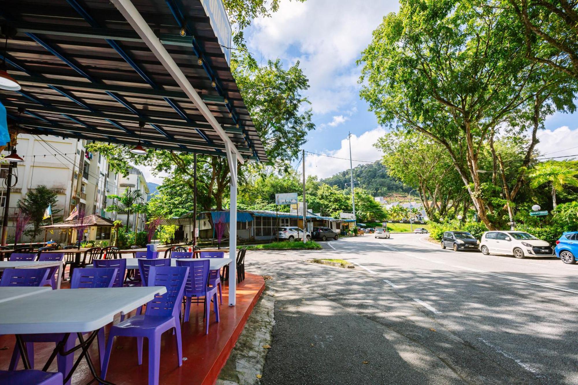 Ees Whale House - Homestay 3 Min Walk To Beach Batu Feringgi Buitenkant foto
